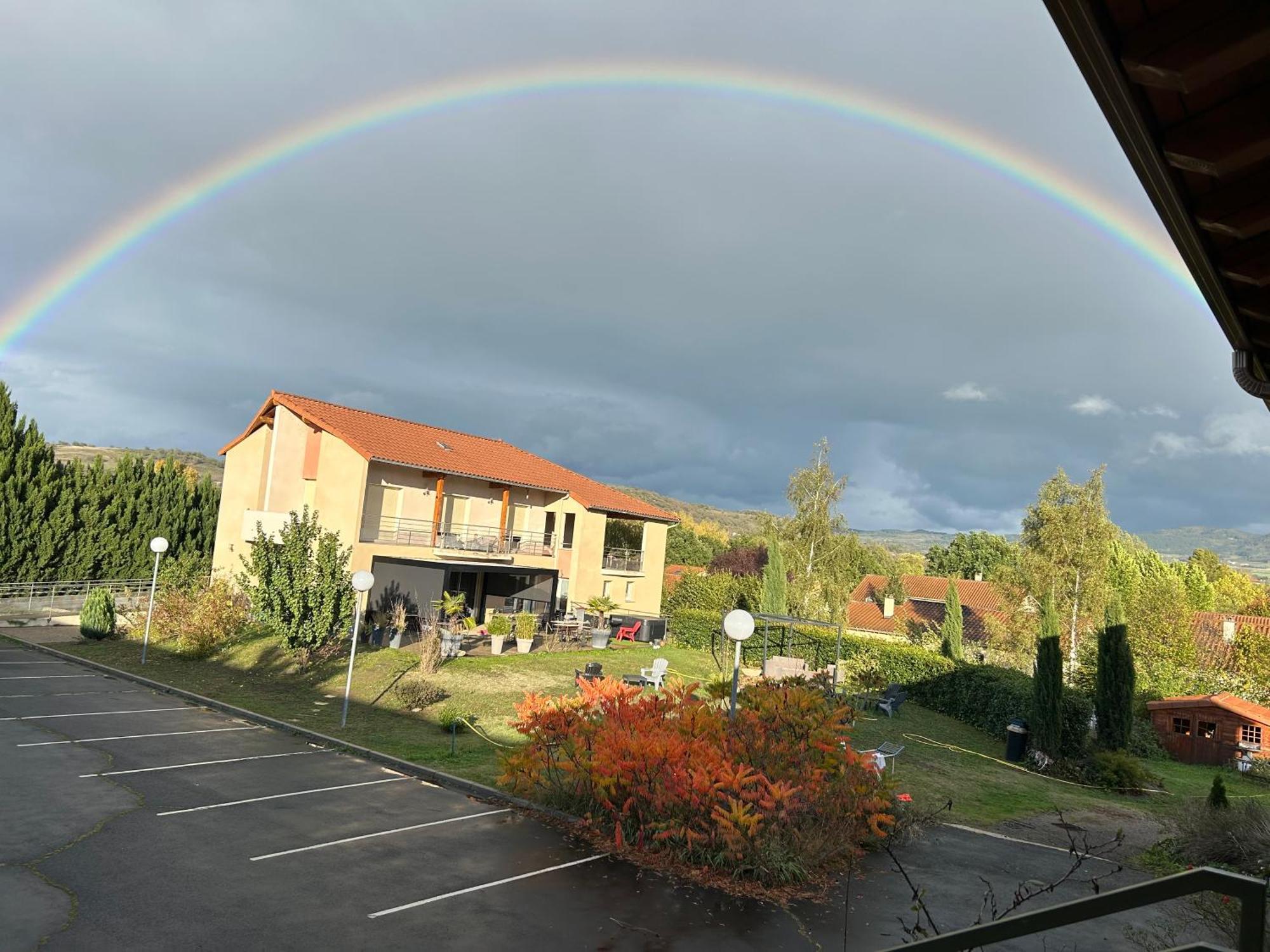 Abel Hotel Langeac Екстериор снимка
