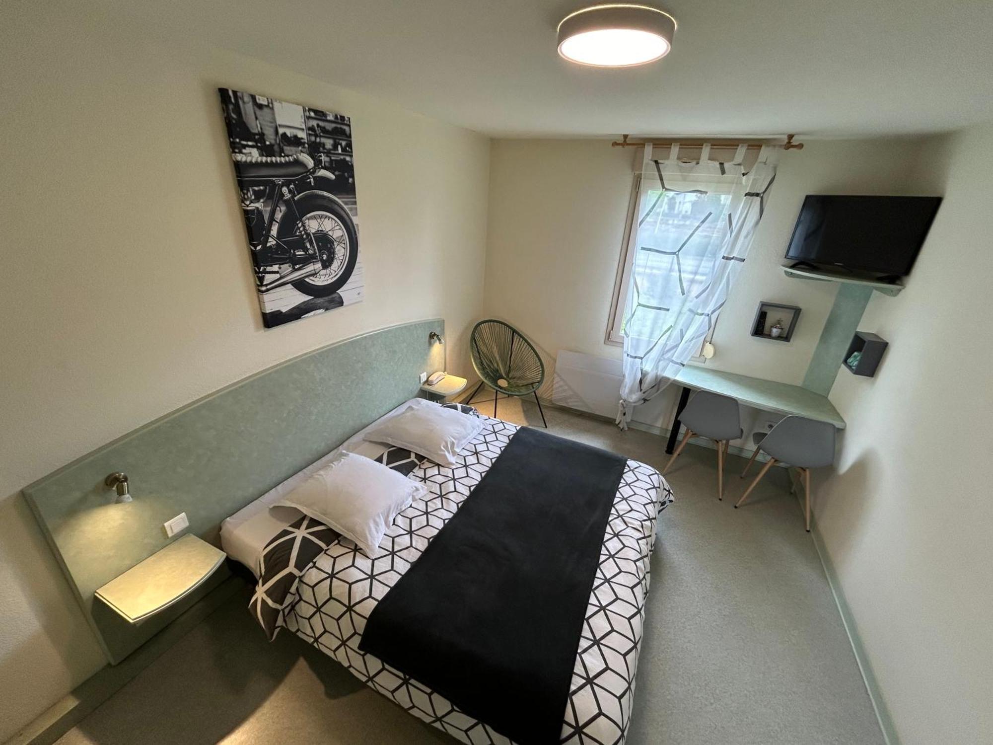 Abel Hotel Langeac Екстериор снимка